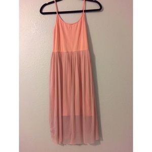 Women’s pink sleeveless dress